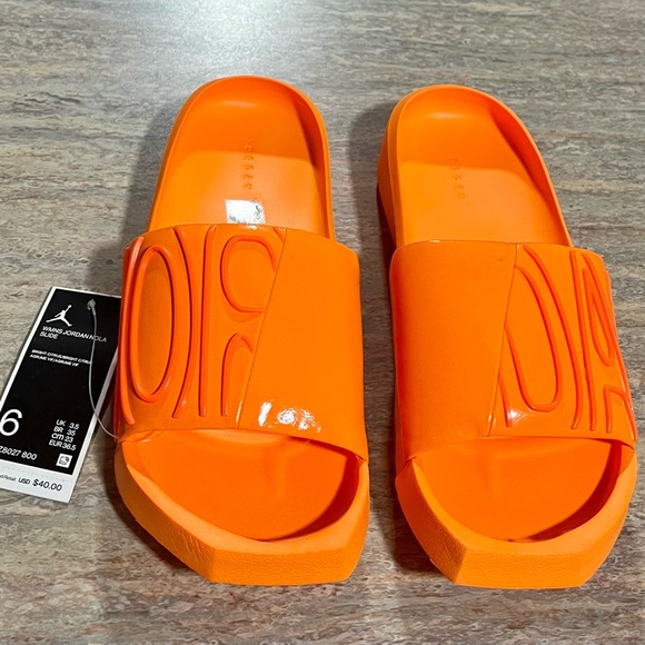 NWT Jordan Nola women’s Orange bright Citrus slides - Picture 13 of 14